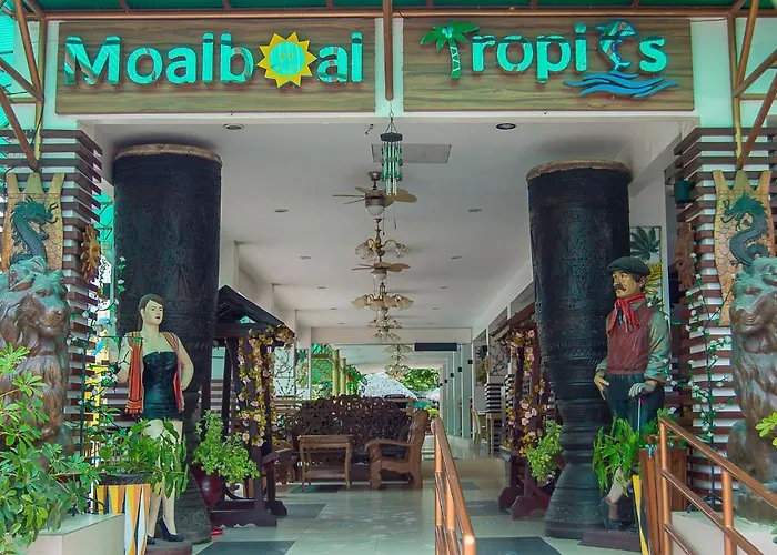 Hotel Tropics