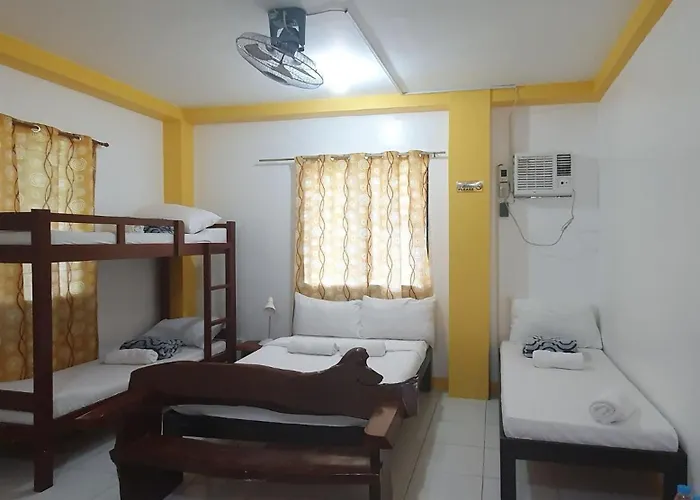 Tropics Hotel Moalboal