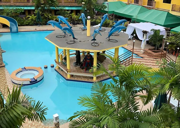 Tropics Hotel Moalboal