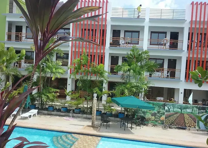 Tropics Hotel Moalboal