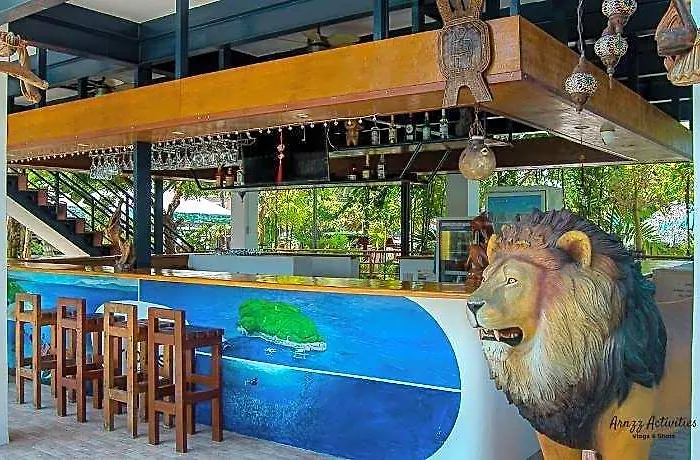 Hotel Tropics